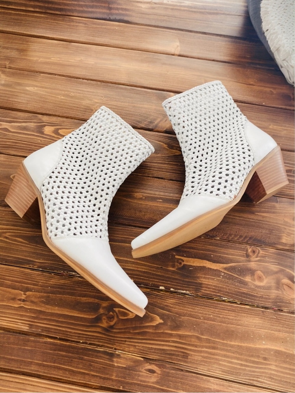 NEW Coconuts by Matisse Golden Hour White Leather Western Booties Size 7 NWOB - Picture 5 of 13